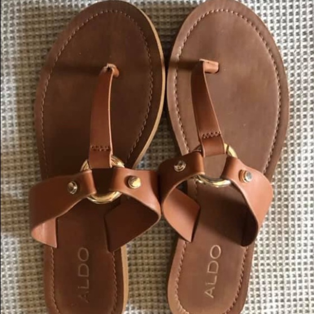 Aldo Sandals sz 7 brown gold flip flops